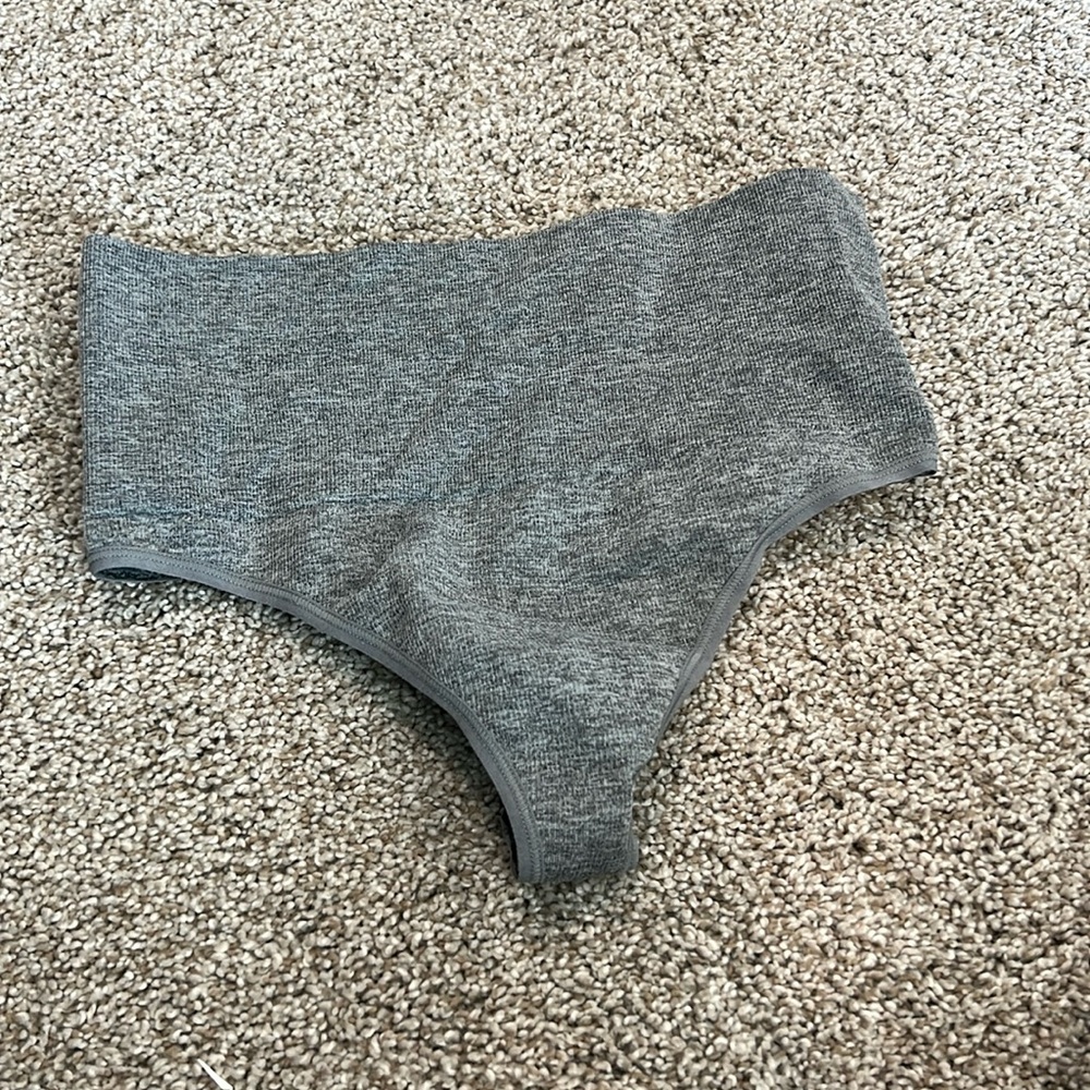 ‼️MAJOR SALE ‼️ Gilligan & O’Malley (tummy control) thong